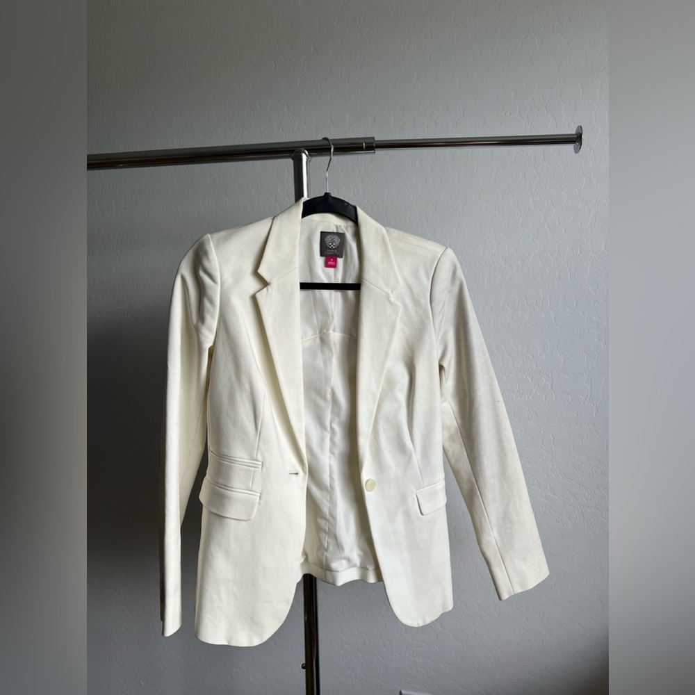 WHITE VINCE CAMUTO BLAZER